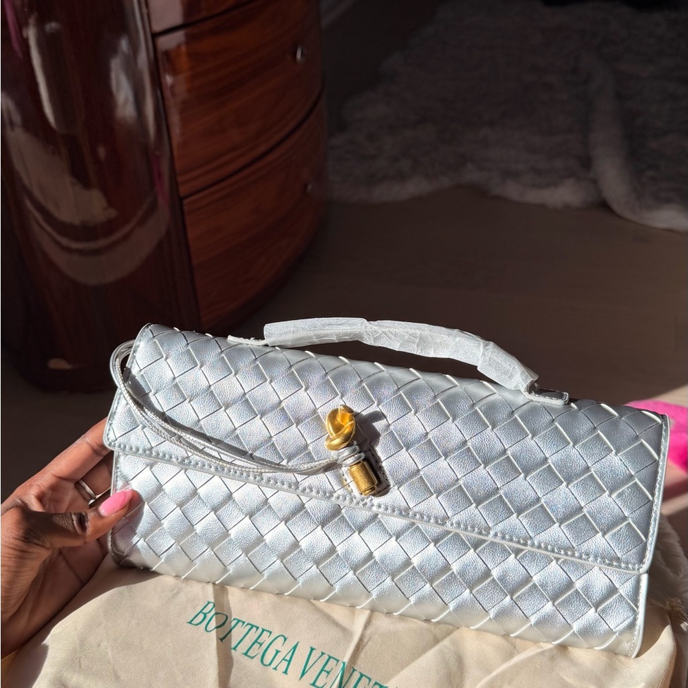 Bottega Veneta Andiamo Light Gray Woven Clutch